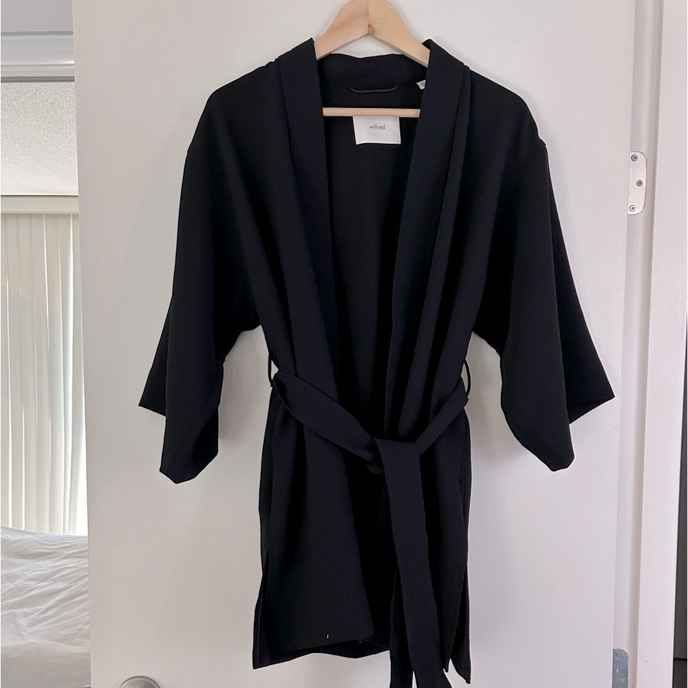 Aritzia Wilfred Novoa Robe Relaxed wrap jacket - brand new